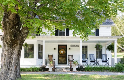Acworth Bed & Breakfast | His and Hers Farm