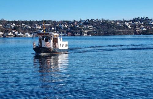 Kolbjørnsvik Villa | Hisøy, Modern, spacious house near the forest, wifi and free parking