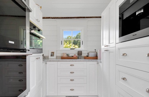 Marble Dale House | Historic 1750's farmhouse w/hot tub, outdoor fireplace and gym.