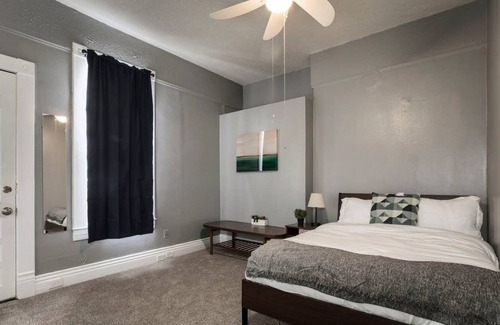 Shelby Park House | Historic 3BR home in Shelby Park by CozySuites