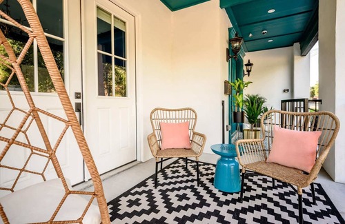 West End House | Historic B&B in Heart of ATX - 3 Suites Sleeps 10