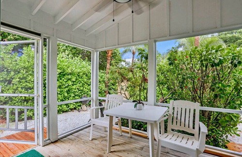 Captiva Cottage | Historic Captiva PO Cottage Garden Suite Steps to Beach Casual Lux Décor - Jensen's "On the Gulf" 7