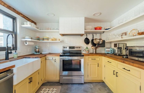 Pine Bush House | Historic Carriage House | Garden, Fire Pit, Sauna