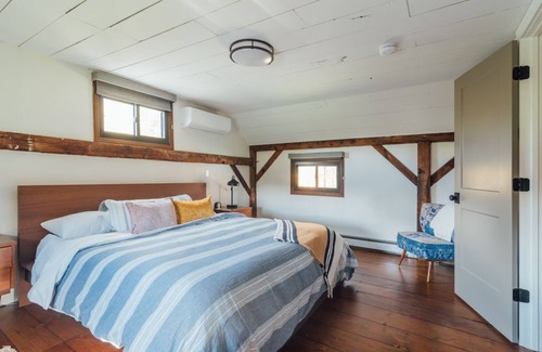 Pine Bush House | Historic Carriage House | Garden, Fire Pit, Sauna