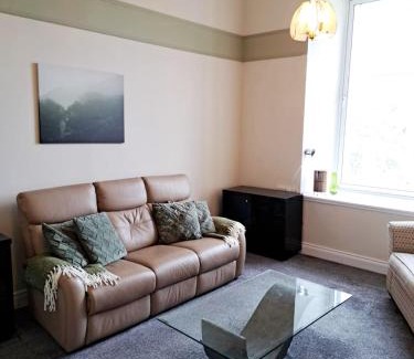 Campbeltown Apartment | Historic central apartment in Castlehill Mansions