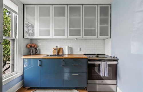 Parkside Apartment | Historic Charm at 236 - Elegant West End Retreat