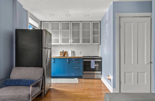 Parkside Apartment | Historic Charm at 236 - Elegant West End Retreat