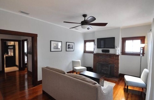 Duckpond House | Historic Downtown Gainesville- Walk to Restaurants, Bars, and Campus