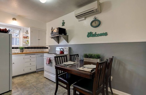 Old Bend Condo | Historic Drake Cottage - Walk to Downtown Bend - Drake Park Across the Street - Perfect for Couples