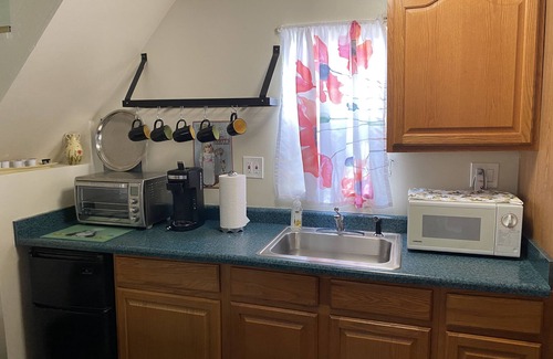 Oxnard Cottage | Historic English Tudor Cottage apt the Schroeder House