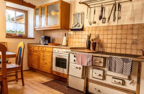 Glatzham House | Historic farmhouse 200 years old meets new