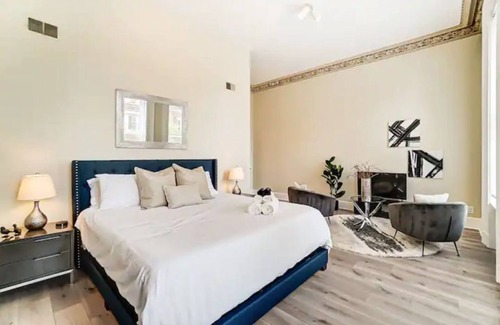 Norwood Apartment | Historic, Grand 2-bedroom-OTR/TQL walking distance