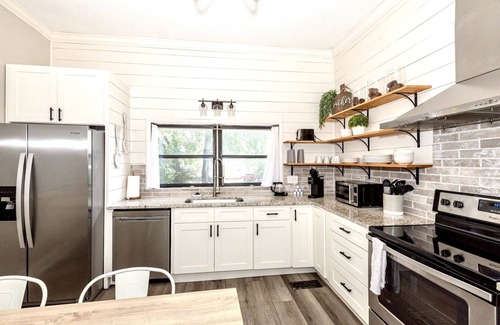 Parkridge Apartment | Historic Haven at 4th and Gill