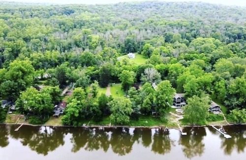 Danboro House | Historic HoneyBee Grove-EVENT/PET/FAMILY FRIENDLY