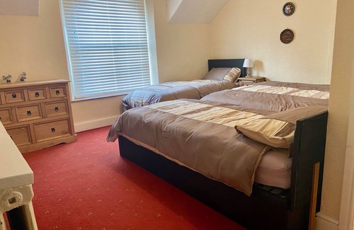 Caerwys House | Historic House with 4 Ensuite Bedrooms Lounge and Kitchen