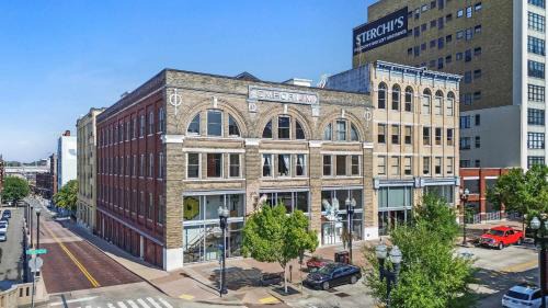Old City Apartment | Historic Loft Retreat N Downtown Knoxville