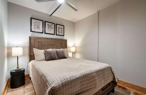 Old City Apartment | Historic Loft Retreat N Downtown Knoxville