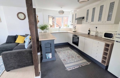 Cuckfield Cottage | Historic maisonette cottage in the beautiful village of Cuckfield