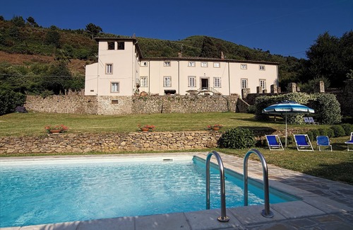Vorno Villa | Historic panoramic villa near Lucca for 12 people