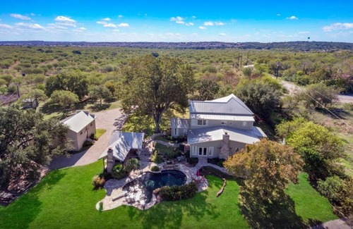 San Antonio House | Historic Stagecoach private home, beautiful pool, close to Sea World & Lackland