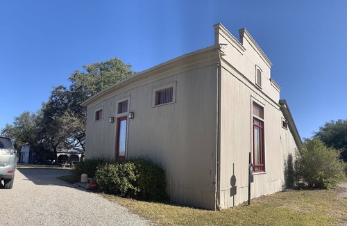 San Antonio House | Historic Stagecoach private home, beautiful pool, close to Sea World & Lackland