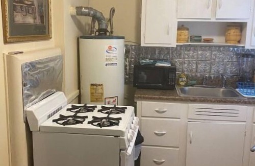 Valdosta House | Historic Studio Apartment, 3 min to SGMC Hospital