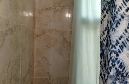West End Apartment | Historic Westend Private Entrance Jack n Jill Suite