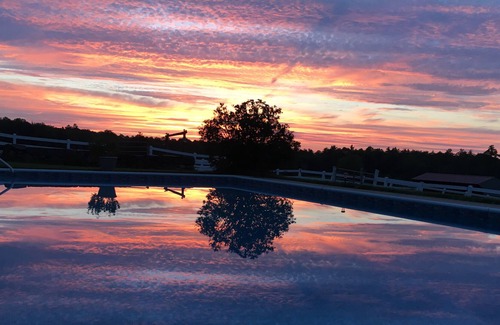 Canterbury Apartment | Historic Windswept FarmStay In Central NH