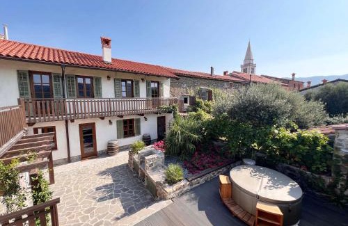 Slap House | Historic Wine-Stone House