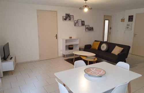 Pezenas Apartment | Historical center of Pézenas