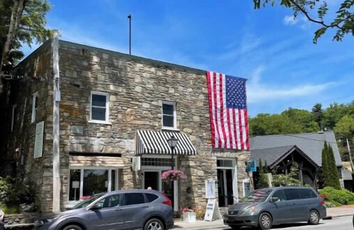 Blowing Rock Apartment | Historical Hotel, Main Street Blowing Rock