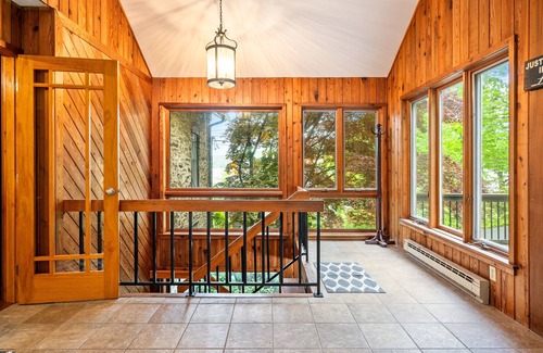 Naples House | Historical | Lake Access | Near Wineries