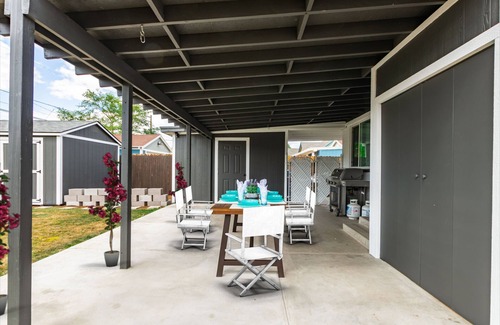 Coronado House | Historically Modern! Walk to Banner University! Heart of Phoenix!