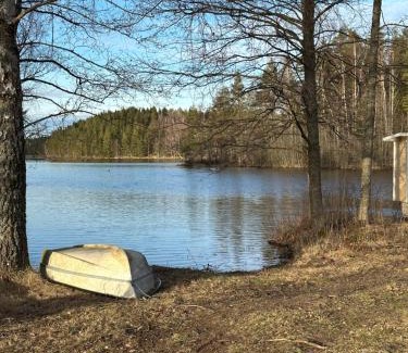 Undenas House | Historiskt, mysigt boende med sjöutsikt i underbar miljö