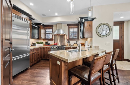 North Park City Ski Chalet | Hit the Slopes in 20 yards: Ultimate Ski-In/Out Park City Condo!