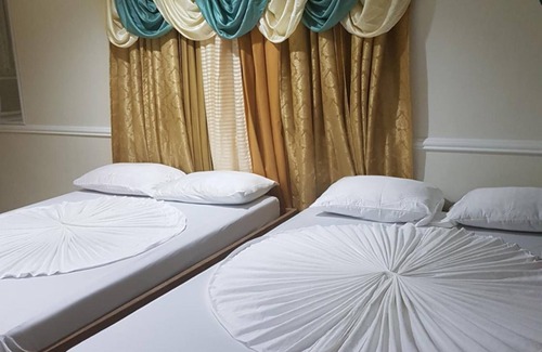 Moalboal Hotel | HK Beach Resort