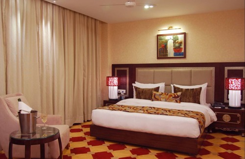 Amritsar Hotel | HK Clarks Inn, Amritsar