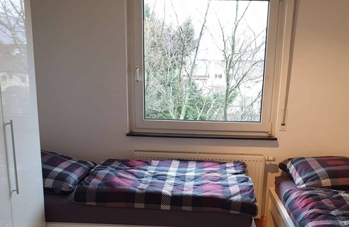Eppelheim Apartment | HÖ01 large apartment with dryer and washing machine