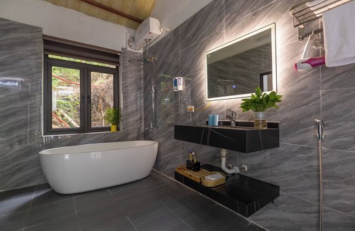 Hoa Lu Resort | Hoang Minh Mountainside Villa