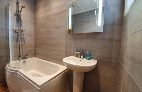Holywell Apartment | Hoblyns Cove