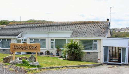 Holywell Apartment | Hoblyns Cove