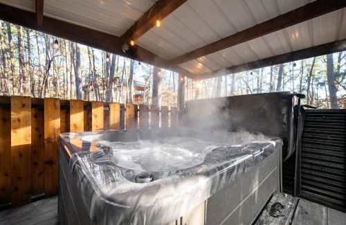 Broken Bow House | Hochatown Hot Tub Firepit Arcade Dog Friendly BBQ