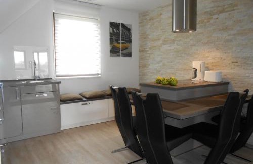 Halstenbek Apartment | Hochwertig Eingerichtete Ferienwohnung Mit Balkon