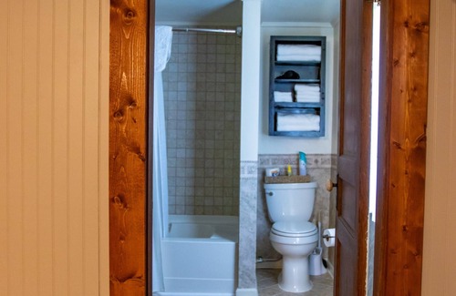 Logan House | Hocking Hills Inn