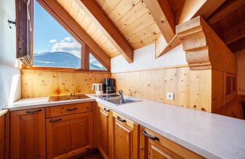 Montechiaro Apartment | Hof am Schloss Apartement Zirm