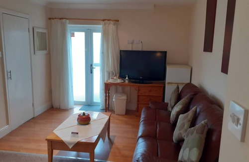 Sheerness Cottage | Hogwarts Bed and Continental Breakfast