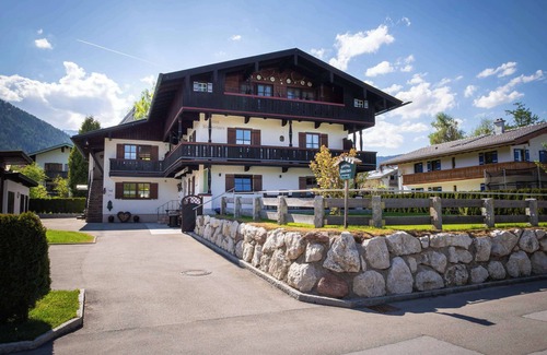 Unterschonau Apartment | Hoher Göll, for 2 people, 46 sqm with living room and extra bedroom and terrace