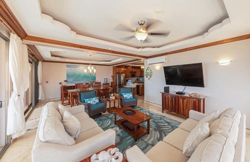 Boca Ciega Resort | Hol Chan Reef Oceanfront Residences