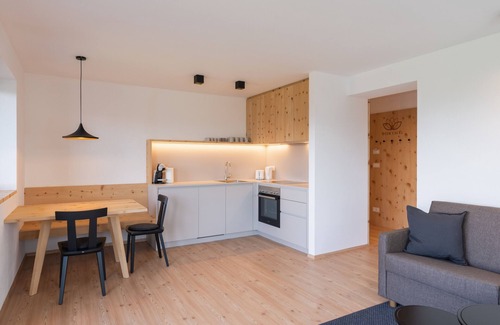 Avelengo Apartment | Holiday Apartment "Enzian Beim Lackl"