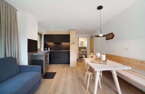 Moso in Passiria Apartment | Holiday Apartment 'Herrischner 1' with Mountain View, Private Terrace and Wi-Fi